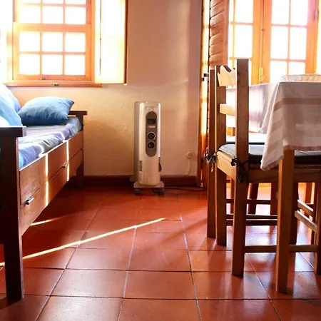 Comfortable In With Terrace And Fireplace Apartmán *